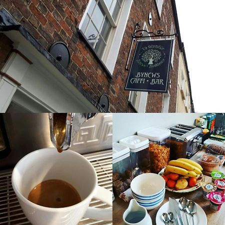 Hostel Ty Glyndwr Bunkhouse, Bar And Cafe Caernarfon Zewnętrze zdjęcie