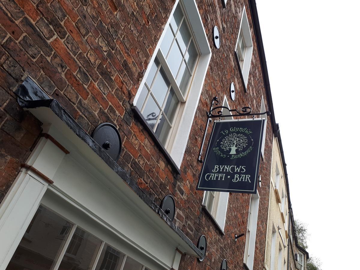 Hostel Ty Glyndwr Bunkhouse, Bar And Cafe Caernarfon Zewnętrze zdjęcie